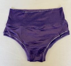 Basic Short in Velvet (High Waisted)