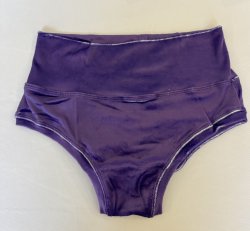 Basic Short in Velvet (High Waisted)