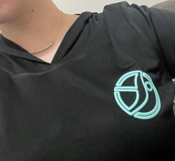 Hooded black and mint tee