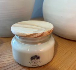 10oz Soy Candle- Apricot Tea