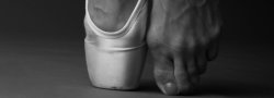 Beyond the Barre: En Pointe (Invitation Only)