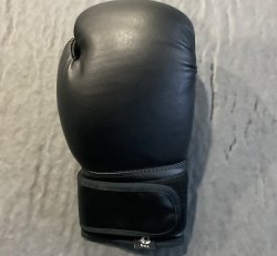 STRIKING - 6oz Proma USA - BLACK