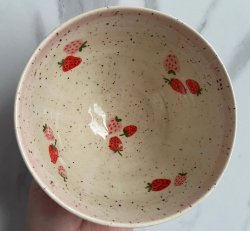 Strawberry Bowl - Medium